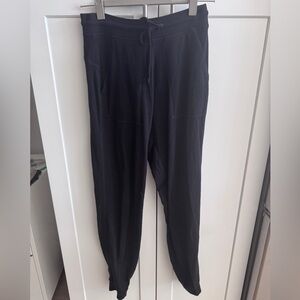 ALO Yoga Women's Classic Black Joggers